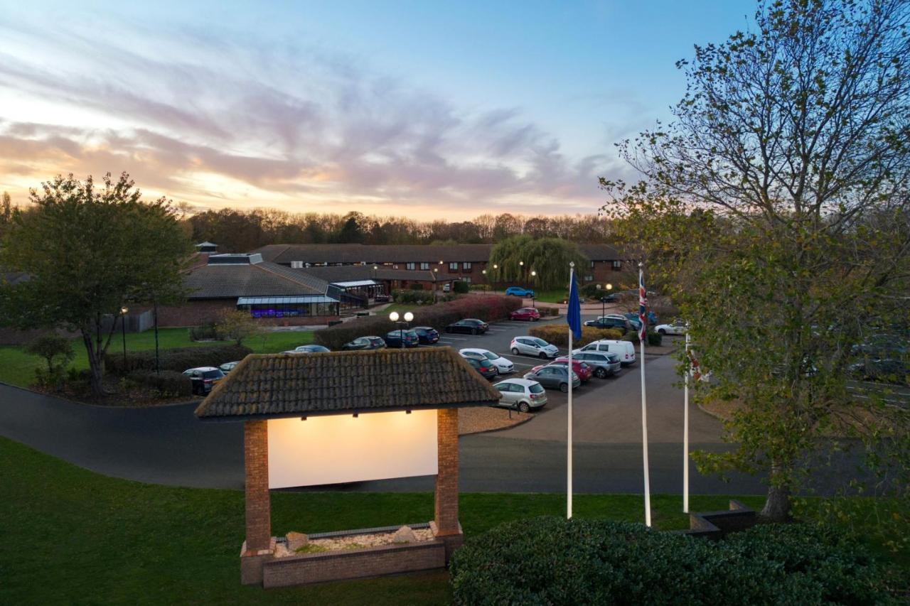 Delta Hotels By Marriott Peterborough Exterior photo